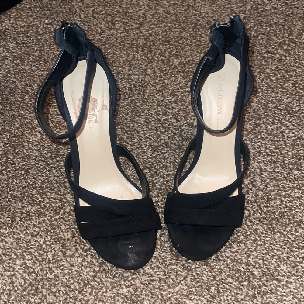 Black heels size 8.5